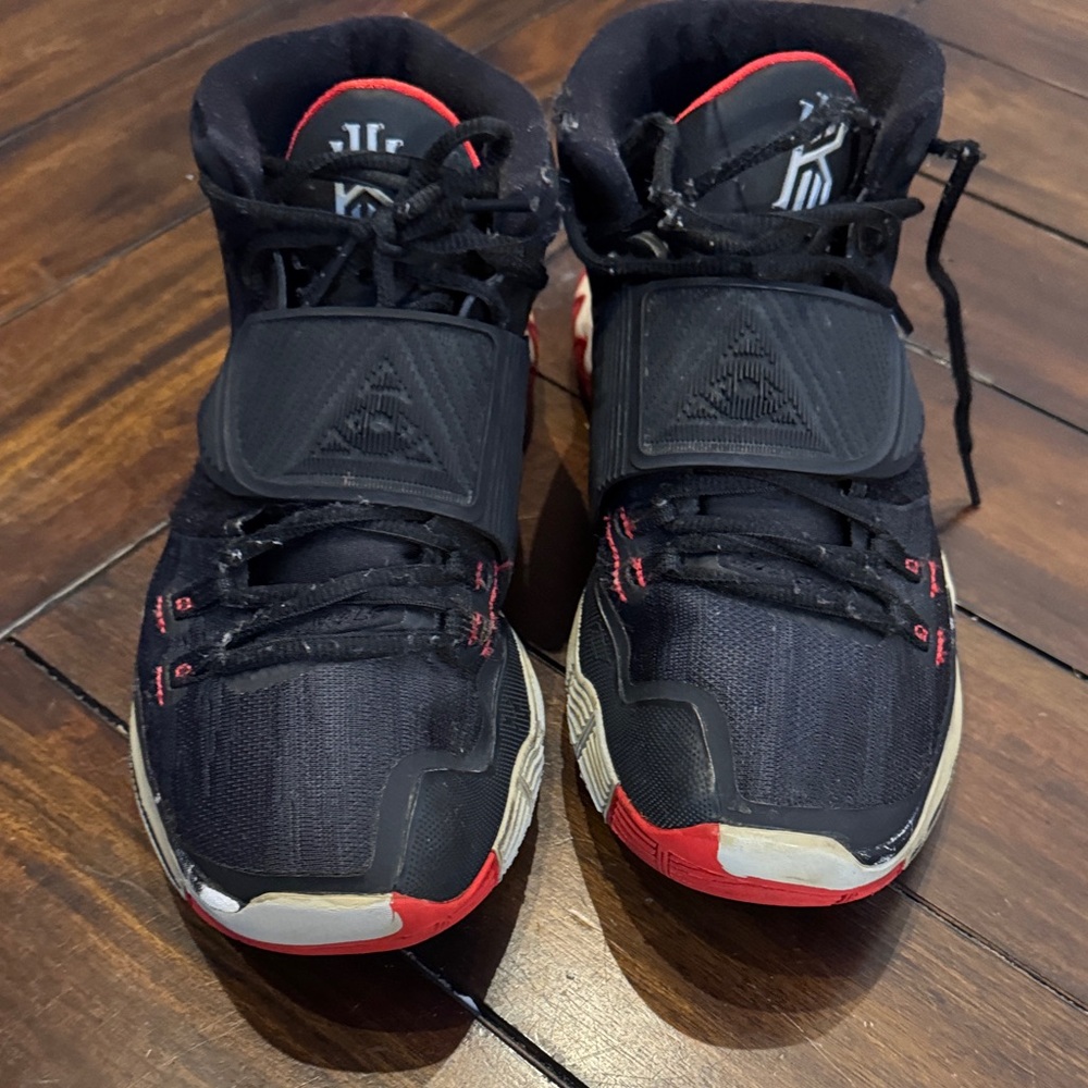 Nike Kyrie 6 Black Sneakers